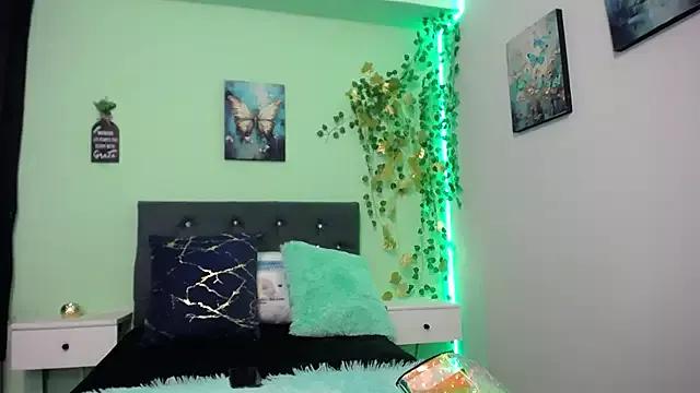 KarinaSantana_ from StripChat is Freechat