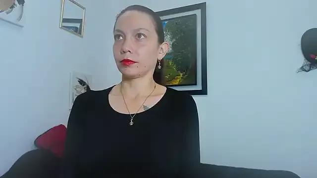 Karla_Goldenst from StripChat is Freechat