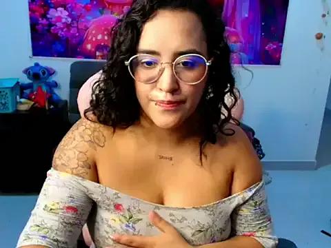 Karol_naughty from StripChat is Freechat