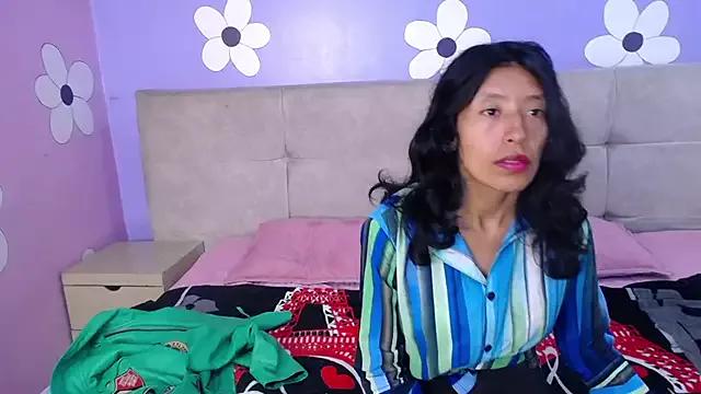 karolinee_66_ from StripChat is Freechat
