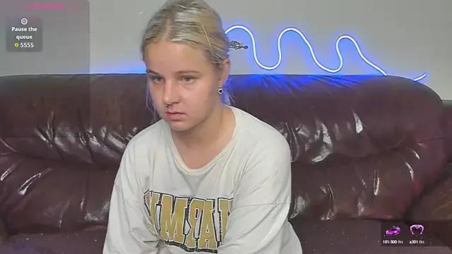 KateRemix from StripChat is Freechat