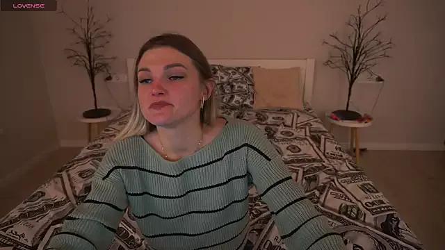 KateSly from StripChat is Freechat