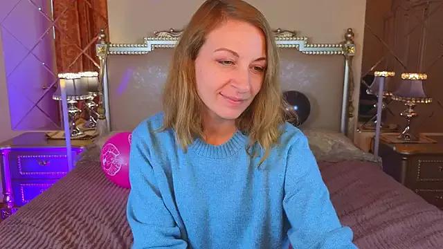 Katherine_Loveau from StripChat is Freechat