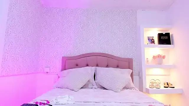 KatieBoison from StripChat is Freechat