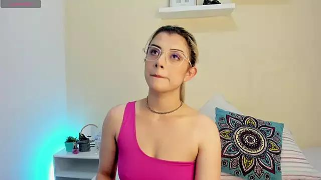 Katty__Rousse from StripChat