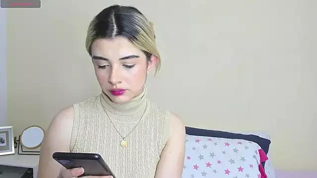 Katty__Rousse from StripChat