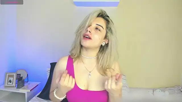 Katty__Rousse from StripChat