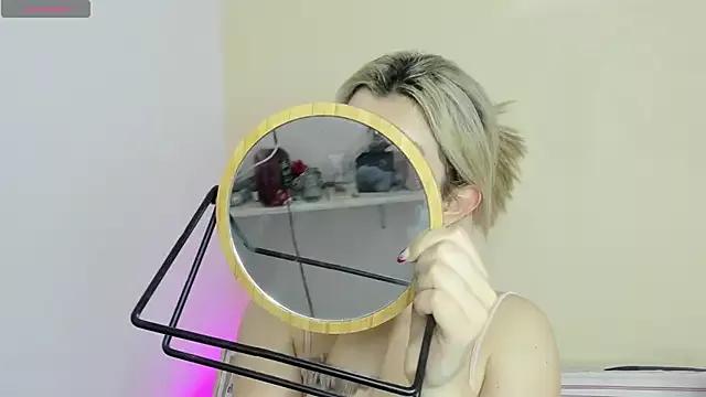 Katty__Rousse from StripChat