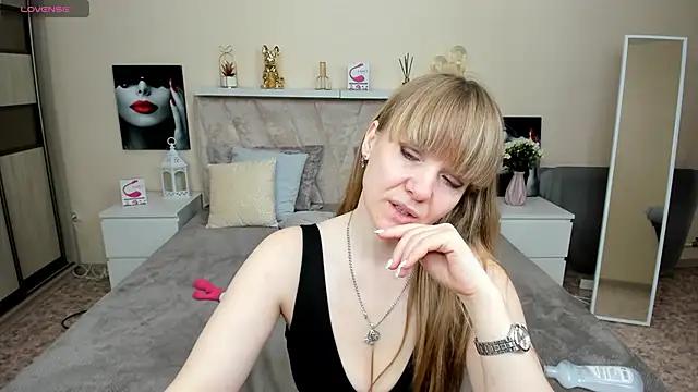 KattyPeachX from StripChat