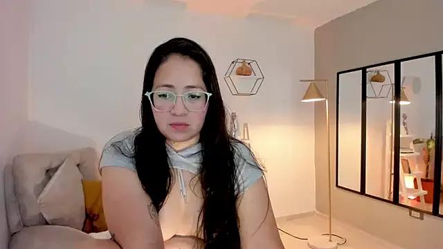 katyyjames from StripChat is Freechat