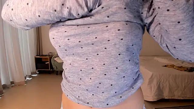 kawaii_mia from StripChat