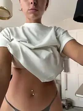 KayleeBella from StripChat is Freechat