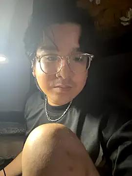 KayNguyenn webcams show profile image 