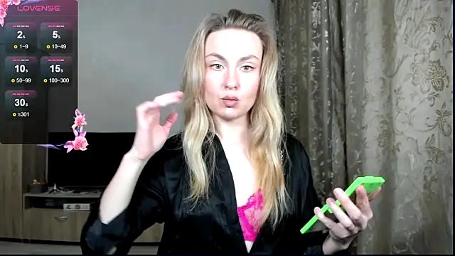 kelly_copperfield from StripChat