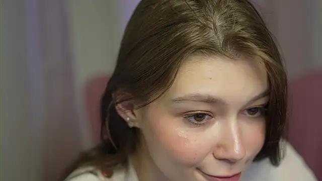 Kelly_Ember from StripChat