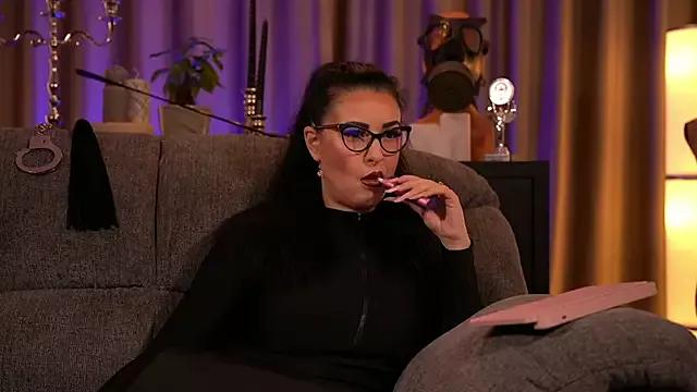 kelly_kent from StripChat