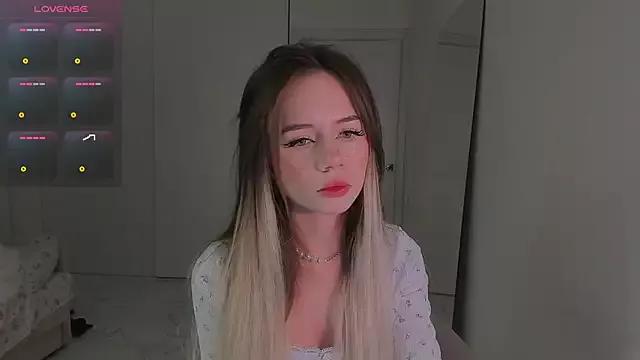KellyBarton from StripChat