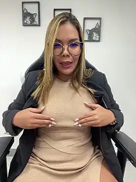 KellyBrooklyn_ from StripChat