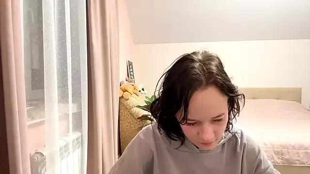 KellySayli from StripChat is Freechat