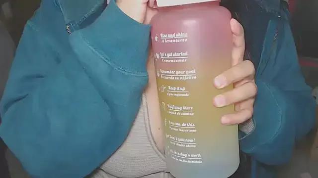 kellyshowpv from StripChat