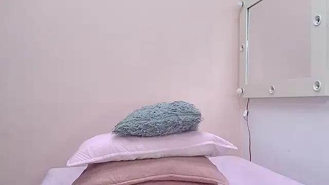 kendal_rossi from StripChat is Freechat