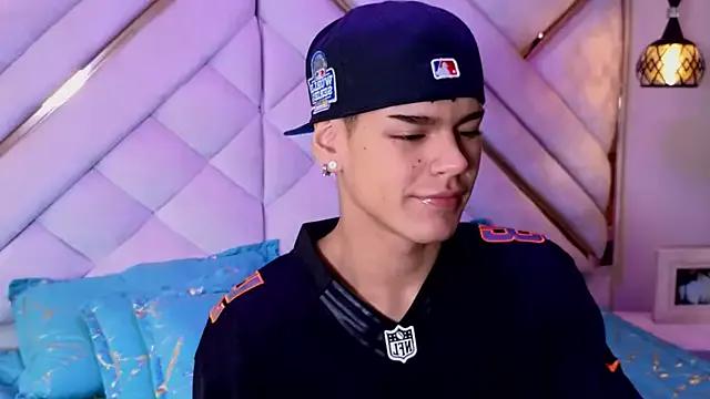 Kevienmiet webcams show profile image 