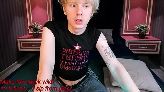 KevinMilky from StripChat is Freechat
