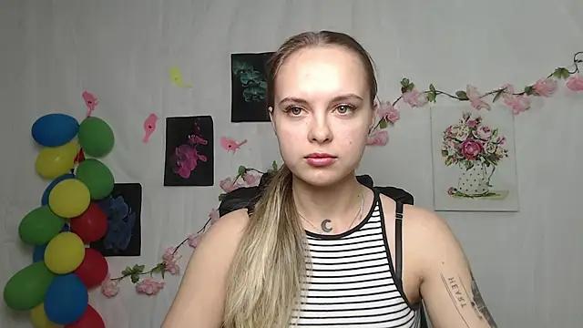 KhaleesiMoon from StripChat is Freechat