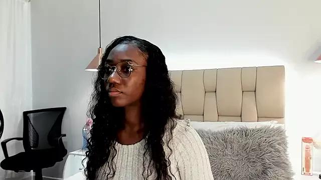 Khenta_Michells from StripChat is Freechat