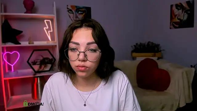 kiki_swan from StripChat