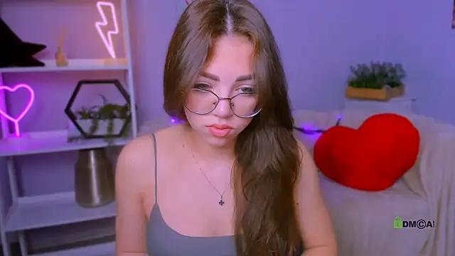 kiki_swan from StripChat
