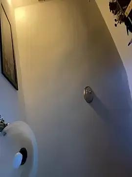 kikiwonderbar from StripChat