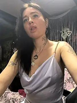 KikiXRed from StripChat