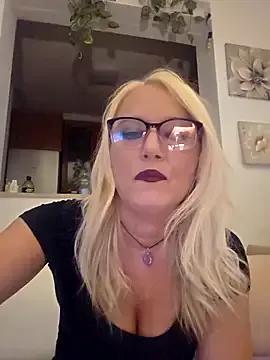 kikkastar from StripChat