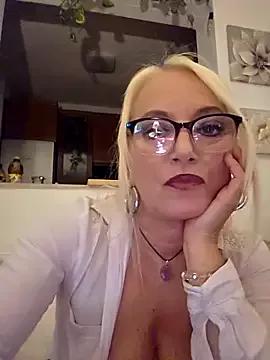 kikkastar from StripChat