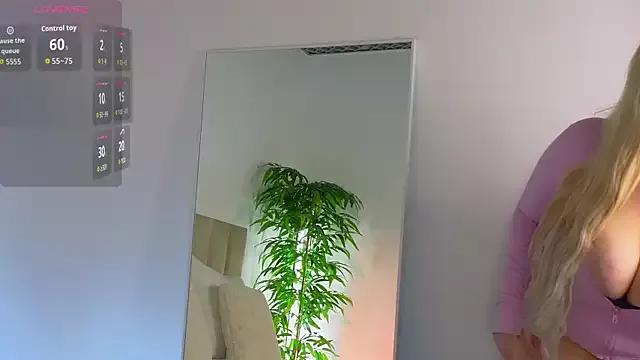 KilianaNoir from StripChat