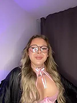 Kimberly-sweety from StripChat is Freechat