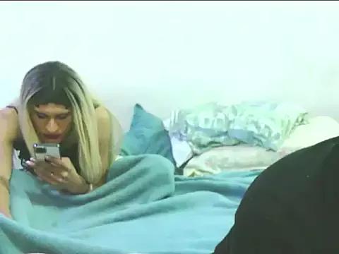 kimiLatina from StripChat