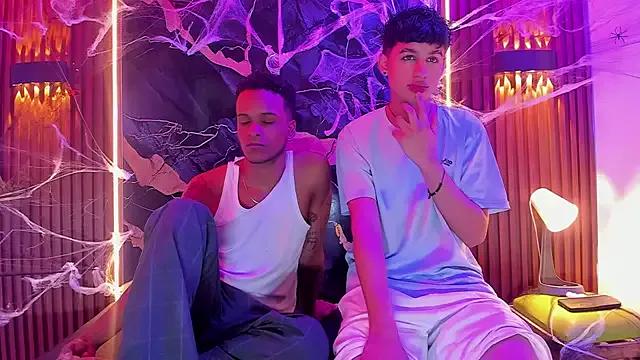 Photos of Kings_and_Secrets from StripChat is Freechat