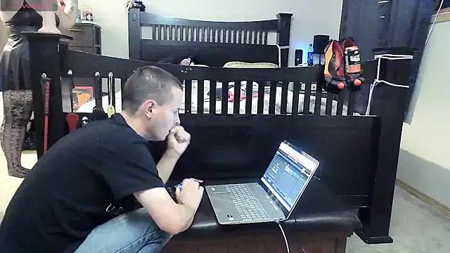KinkyBratandDaddy from StripChat is Freechat