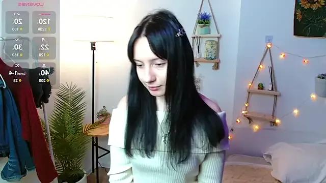 Kira2Kiss from StripChat is Freechat