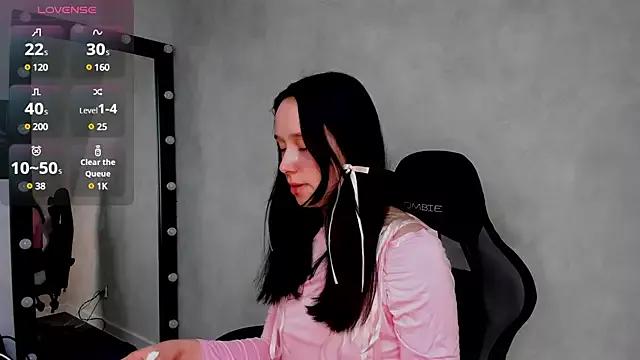 KiraHarmann from StripChat is Freechat