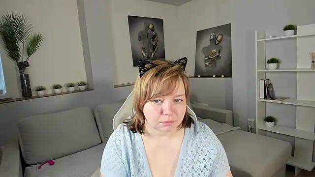 KiraMill webcams show profile image 