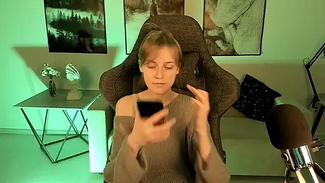 KiraMontoya from StripChat is Freechat