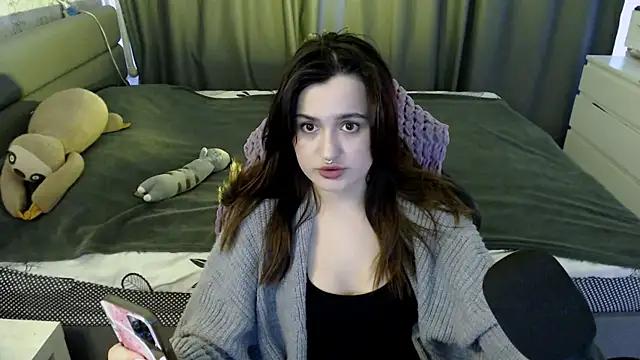 KiraYammy from StripChat is Freechat