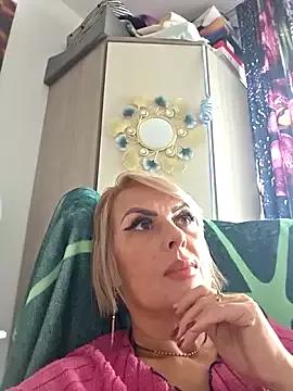 KirraWhite from StripChat is Freechat