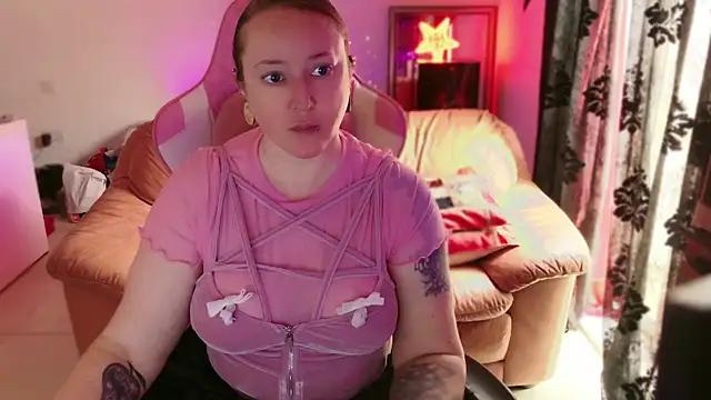 kisicaxx from StripChat