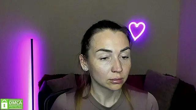 Kiss_julli88I from StripChat