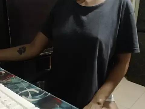 kiss_mm from StripChat