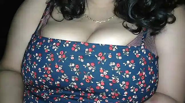 kissingcurvy from StripChat